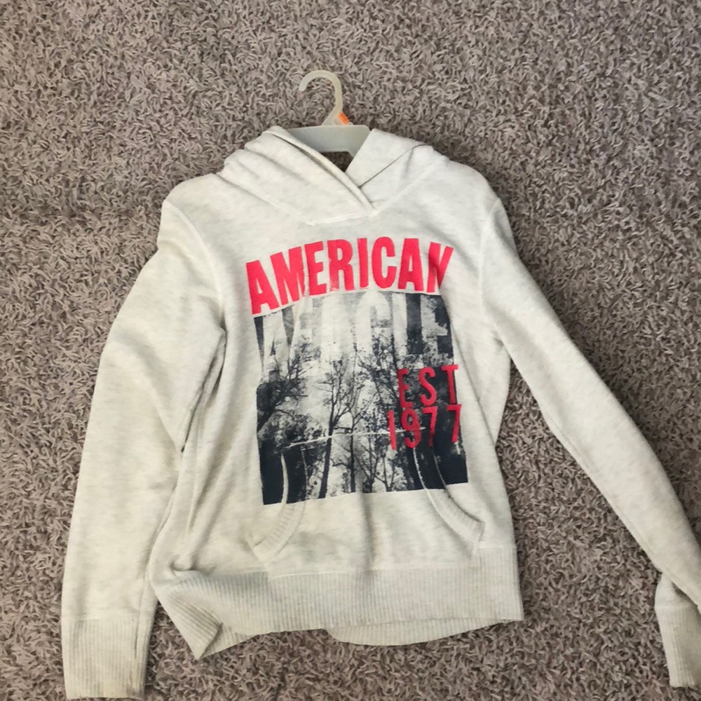 American Eagle cream/off white sweatshirt
